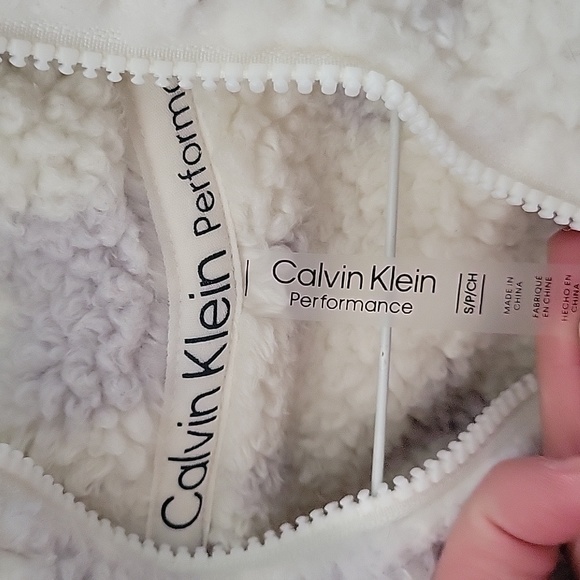 Calvin Klein hoodie. Children's Small. Cream with purple spots. Half zip. - Picture 2 of 7